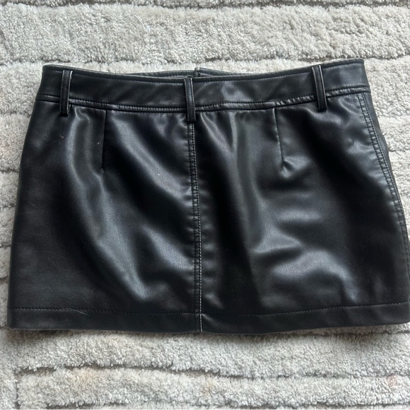 Zara Black Mini Skirt - Medium Used - Picture 4 of 4